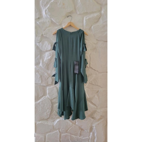 Bcbg Maxazria Cicely Green Slit Sleeve Dress - Picture 5 of 5